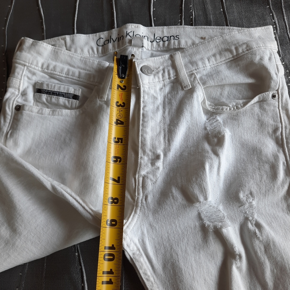 Calvin Klein White Jeans Sz 29 Slim Boyfriend Midrise Straight Leg Distressed - Picture 9 of 16